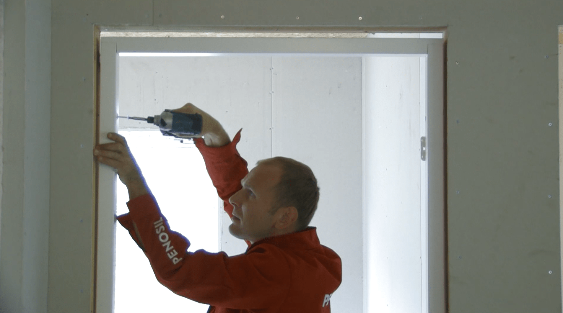 Play video: Diferenças entre espuma de canudo e espuma para pistola