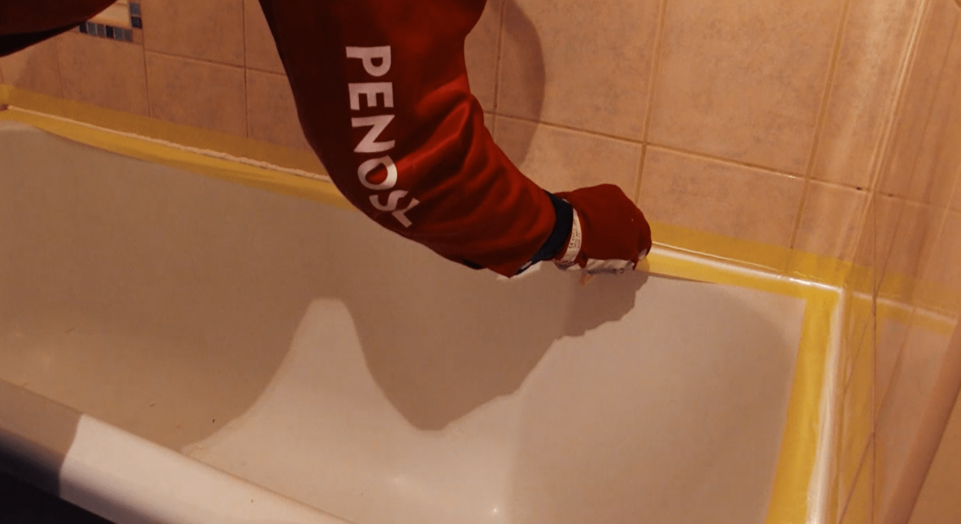 Play video: How to renew bathroom joints?