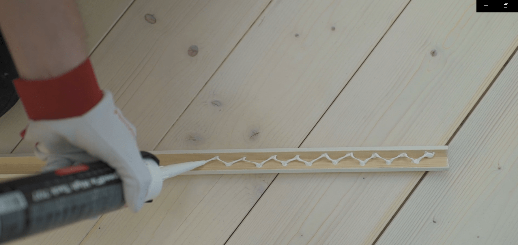 Play video: What should be used to glue skirting boards and cover strips?