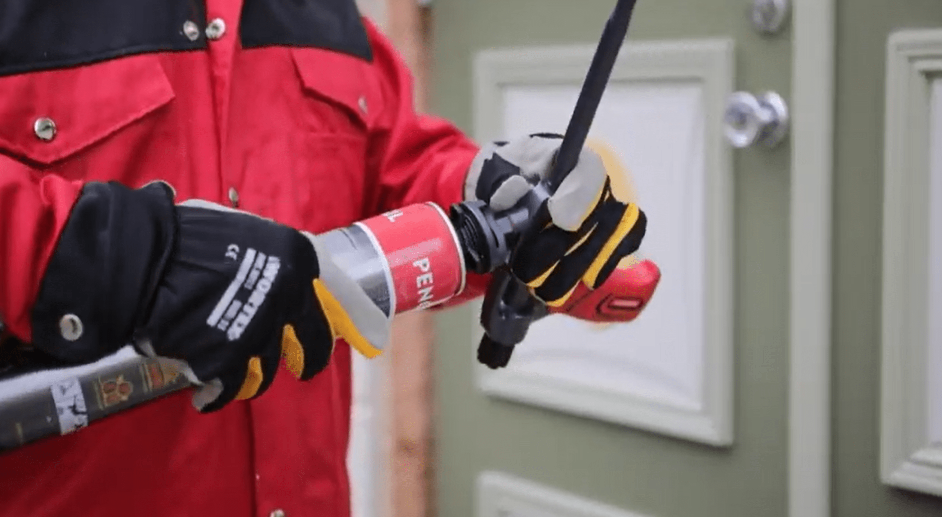 Play video: How to seal an exterior door?