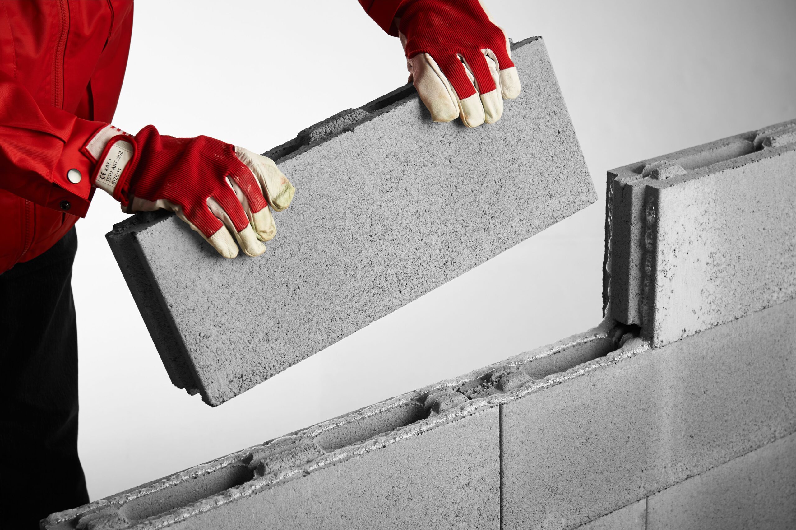 Play video: Kuidas liimvahuga asendada mörti või kruvisid?