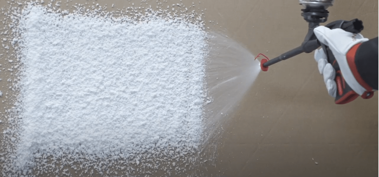 Play video: Soojustamine pihustatava vahuga.