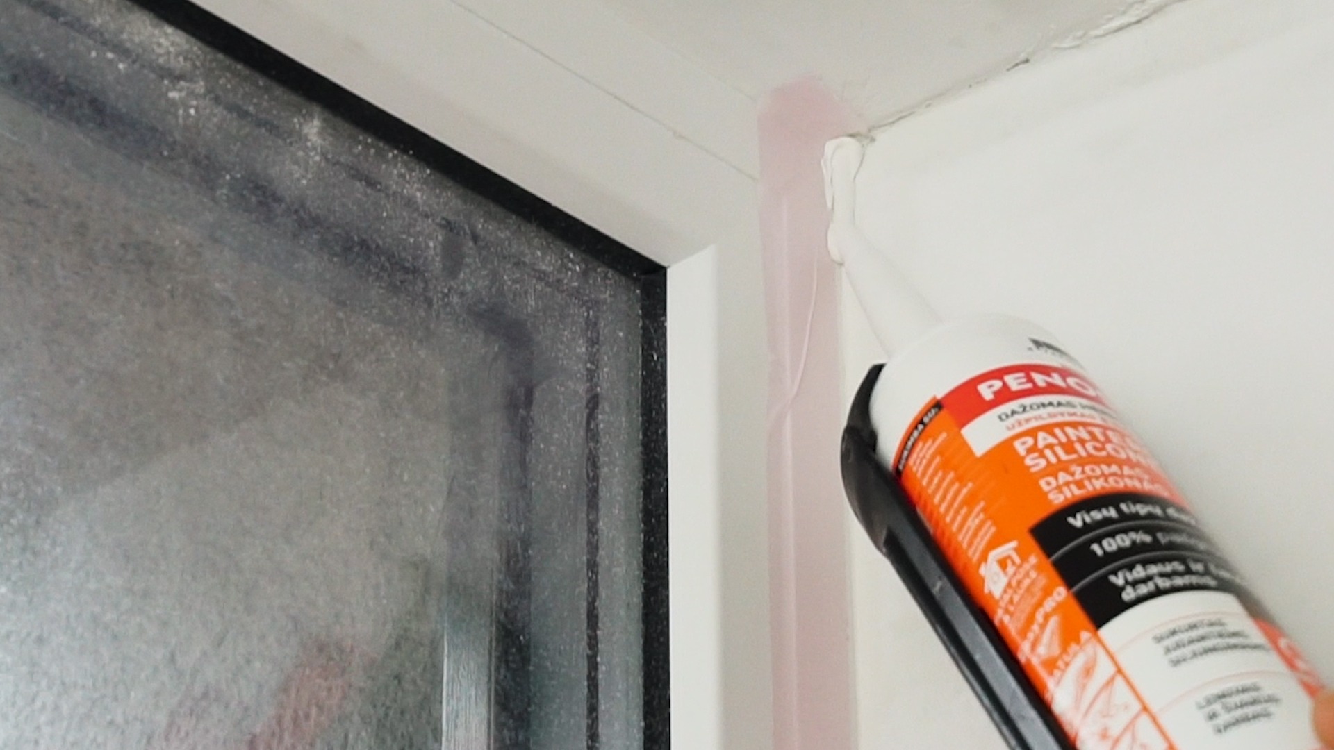 Play video: Kaip užsandarinti lango ir angokraščio jungtį su Penosil Painters dažomu silikonu?