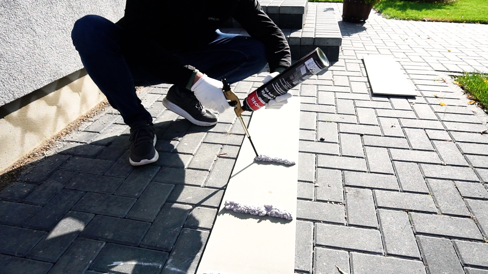 Play video: Kaip priklijuoti apdailines plokštes su Penosil SpeedFix EPS&XPS 878 klijuojančiomis putomis?