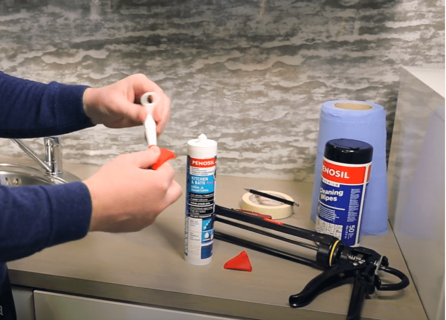 Play video: Kā atjaunot šuves vannasistabā un virtuvē?