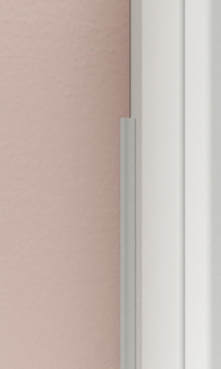 Sealing window joint between the window and window jamb in ventilated brick facade system