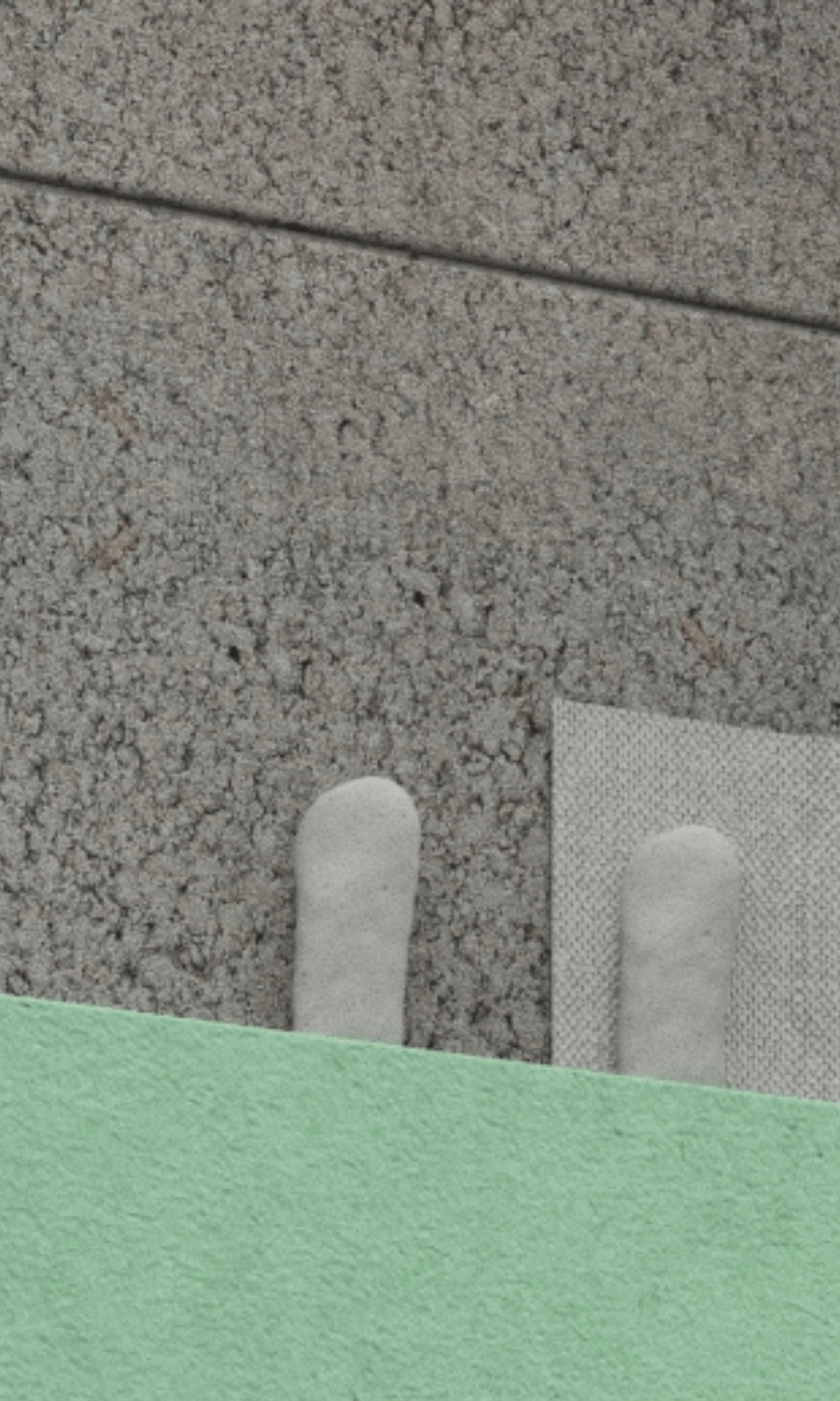 Priming porous surfaces in ETICS facade system