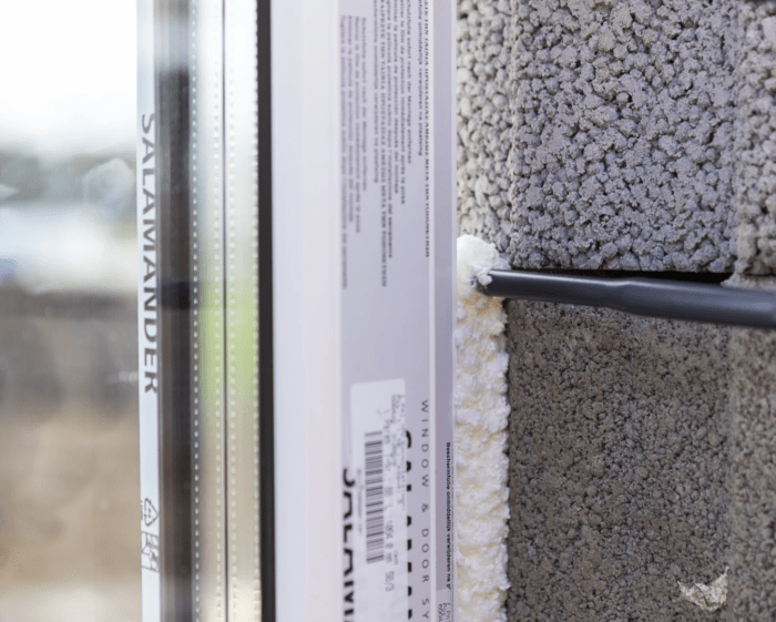 Filling and sealing window and door frames